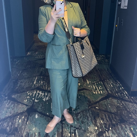 NWT! The Bryant Blazer Size 16 (see listing for matching pants too) - Picture 3 of 7